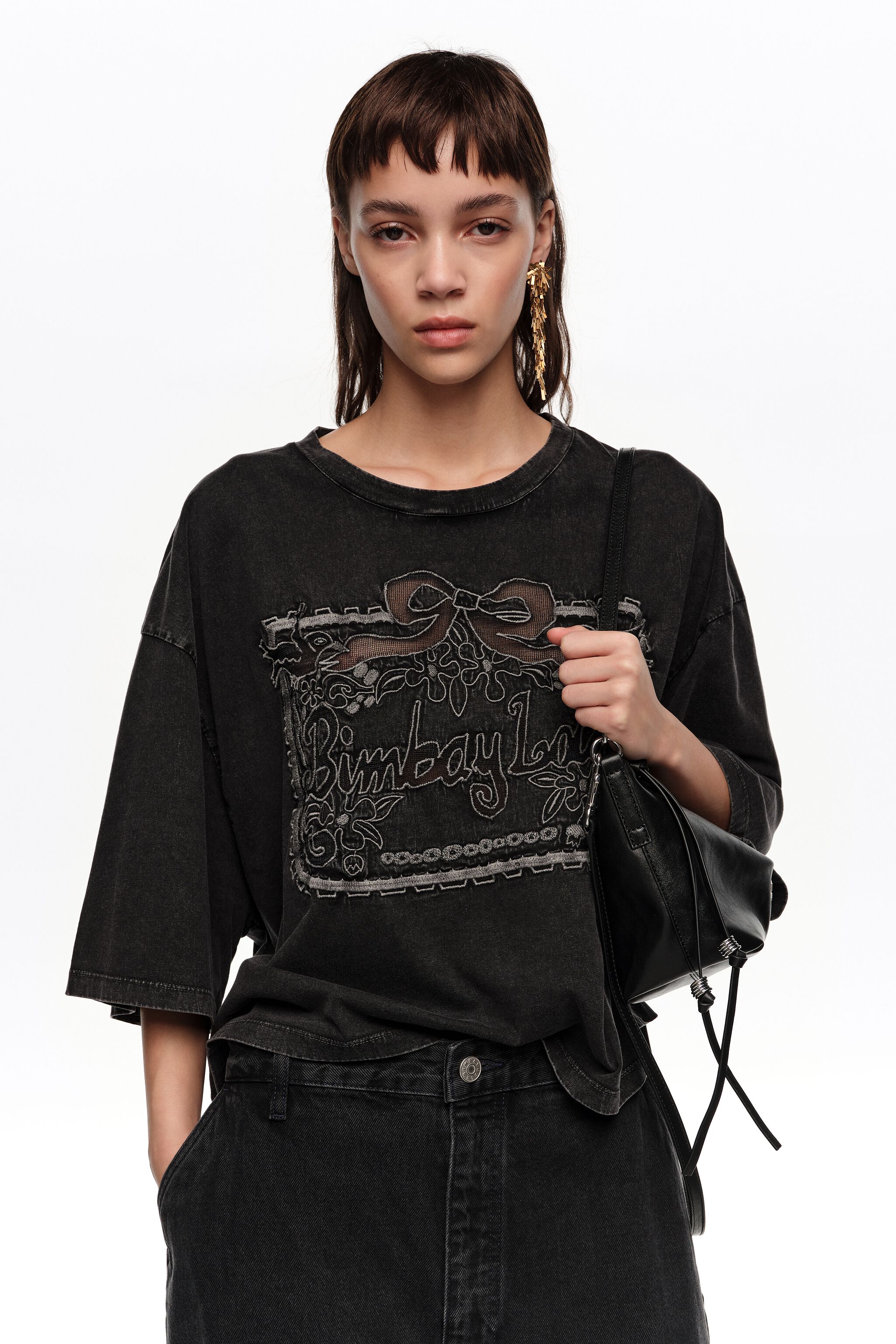 Faded schwarzes Maxi-Broderie-anglaise-Logo-T-Shirt