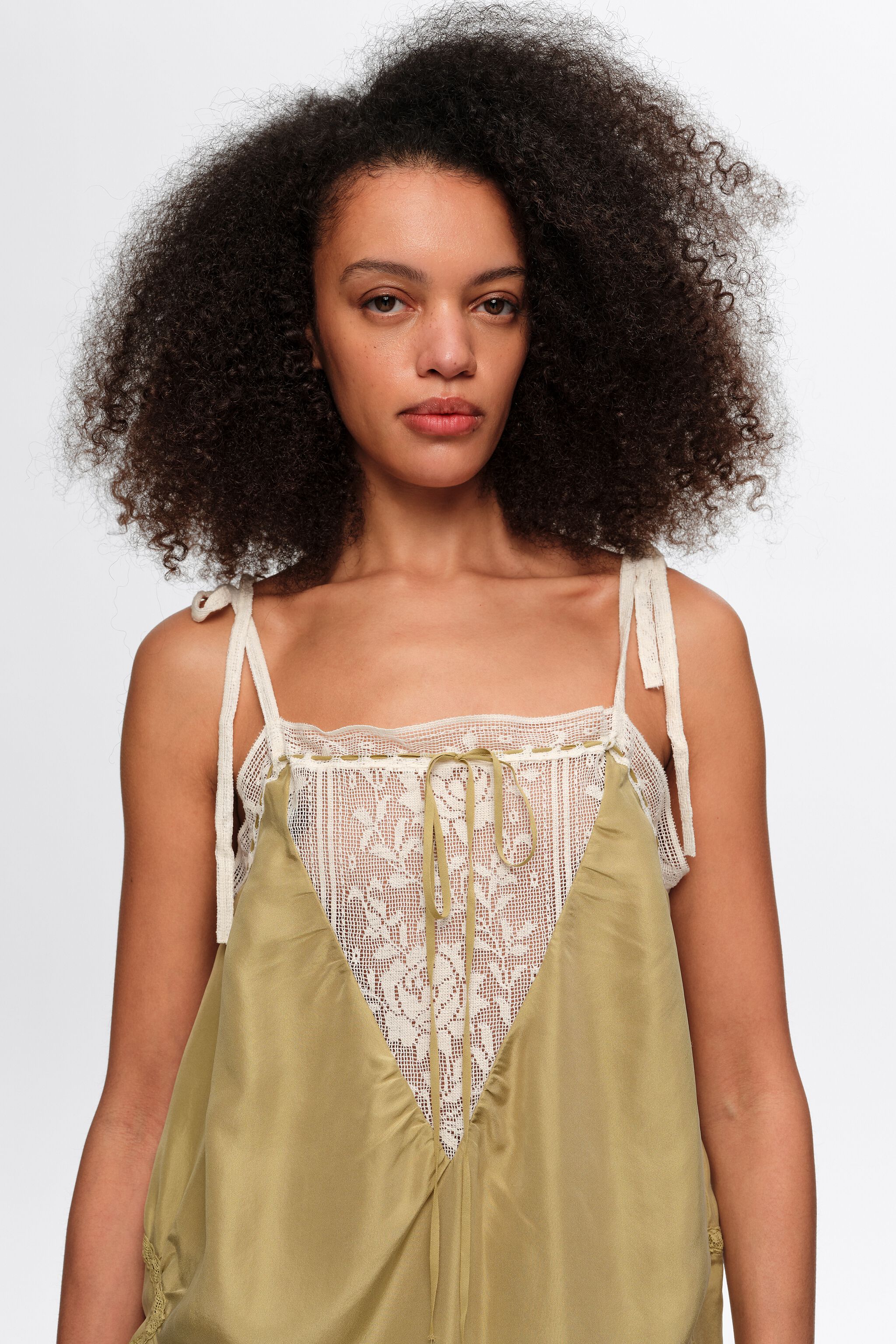 Kurzes grünes Seiden-Strap-Top