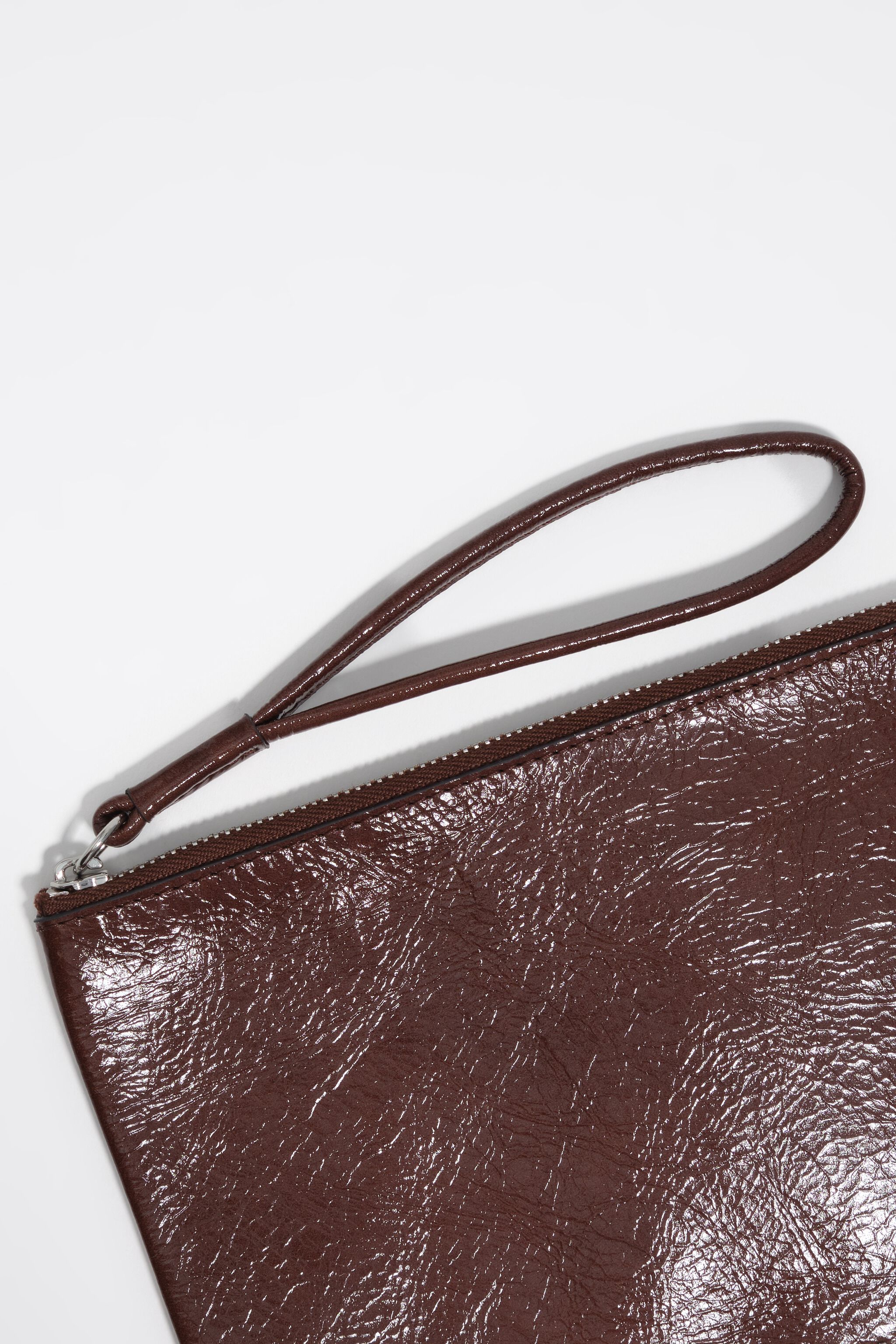Mokka mittlerer glänzender Lederhandtasche