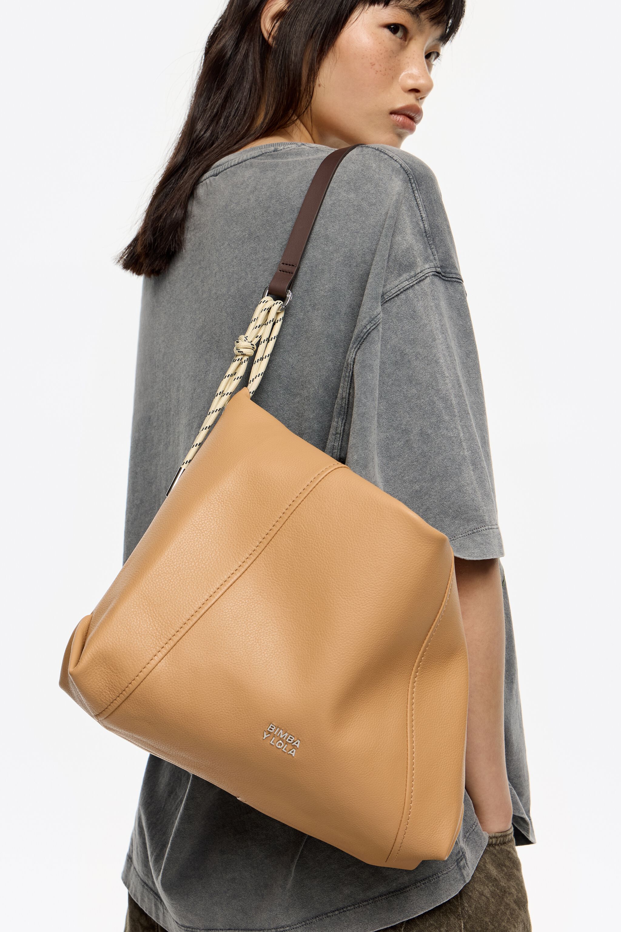 Medium Sahara Leder-Papiertasche