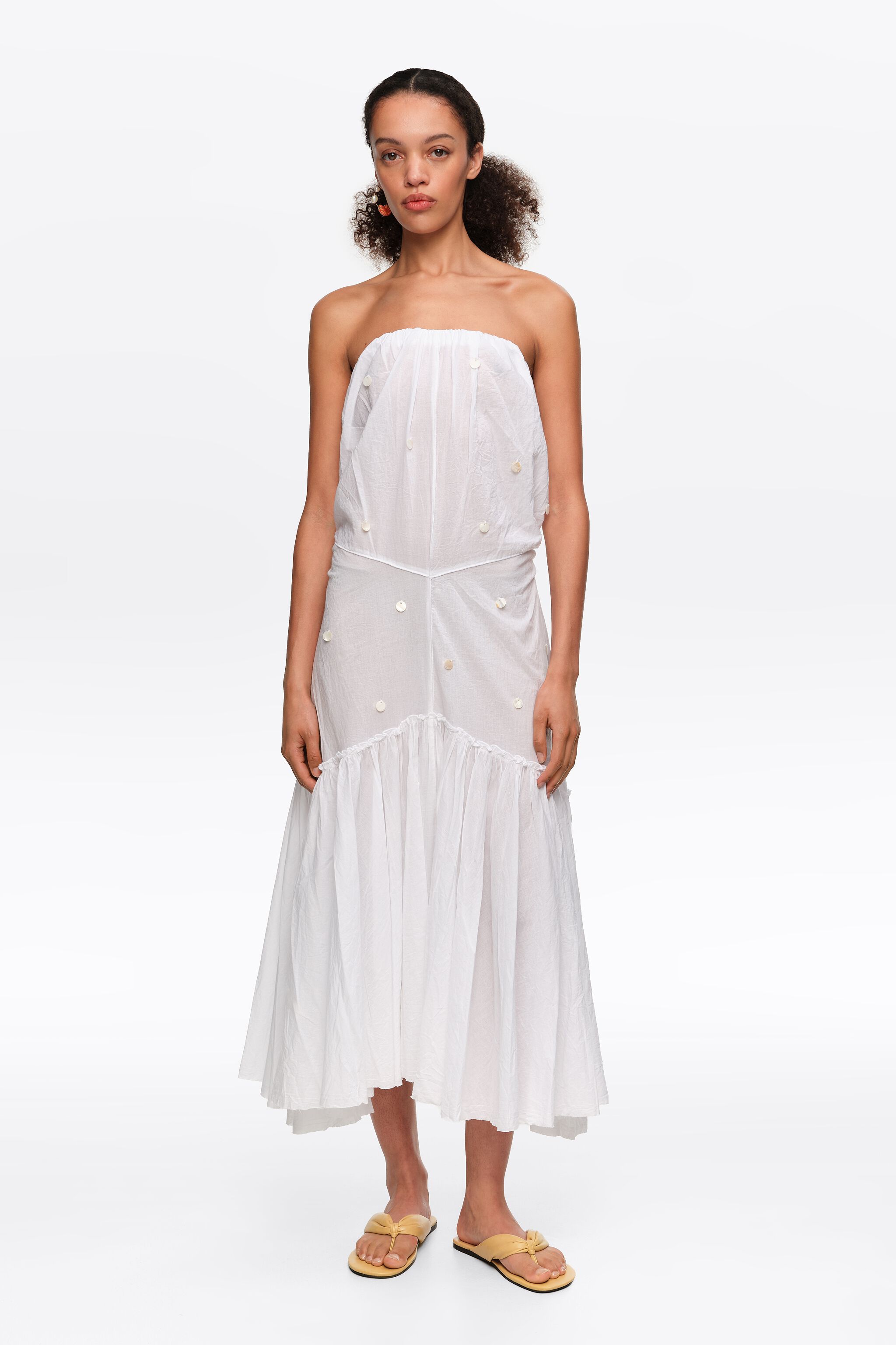 Weiße Rüschen-Strapless-Kleid