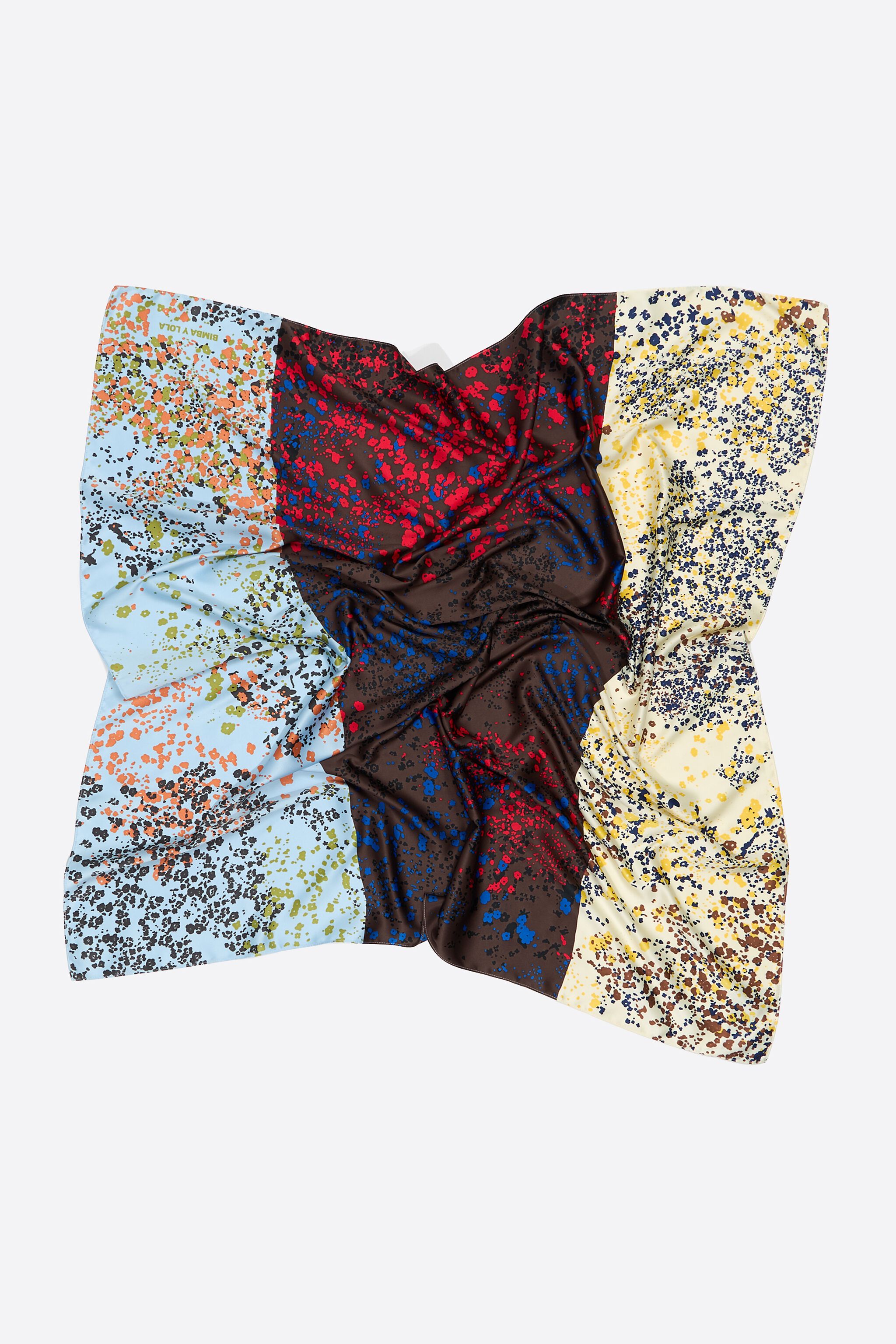 Blumiger Patchwork-Schal