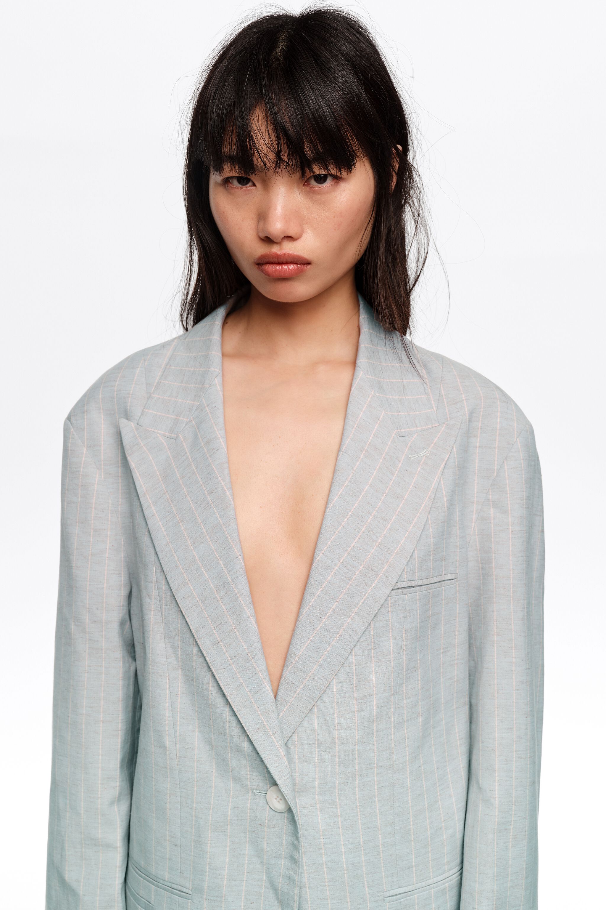 Leichtgrauer Oversize-Blazer mit Streifen