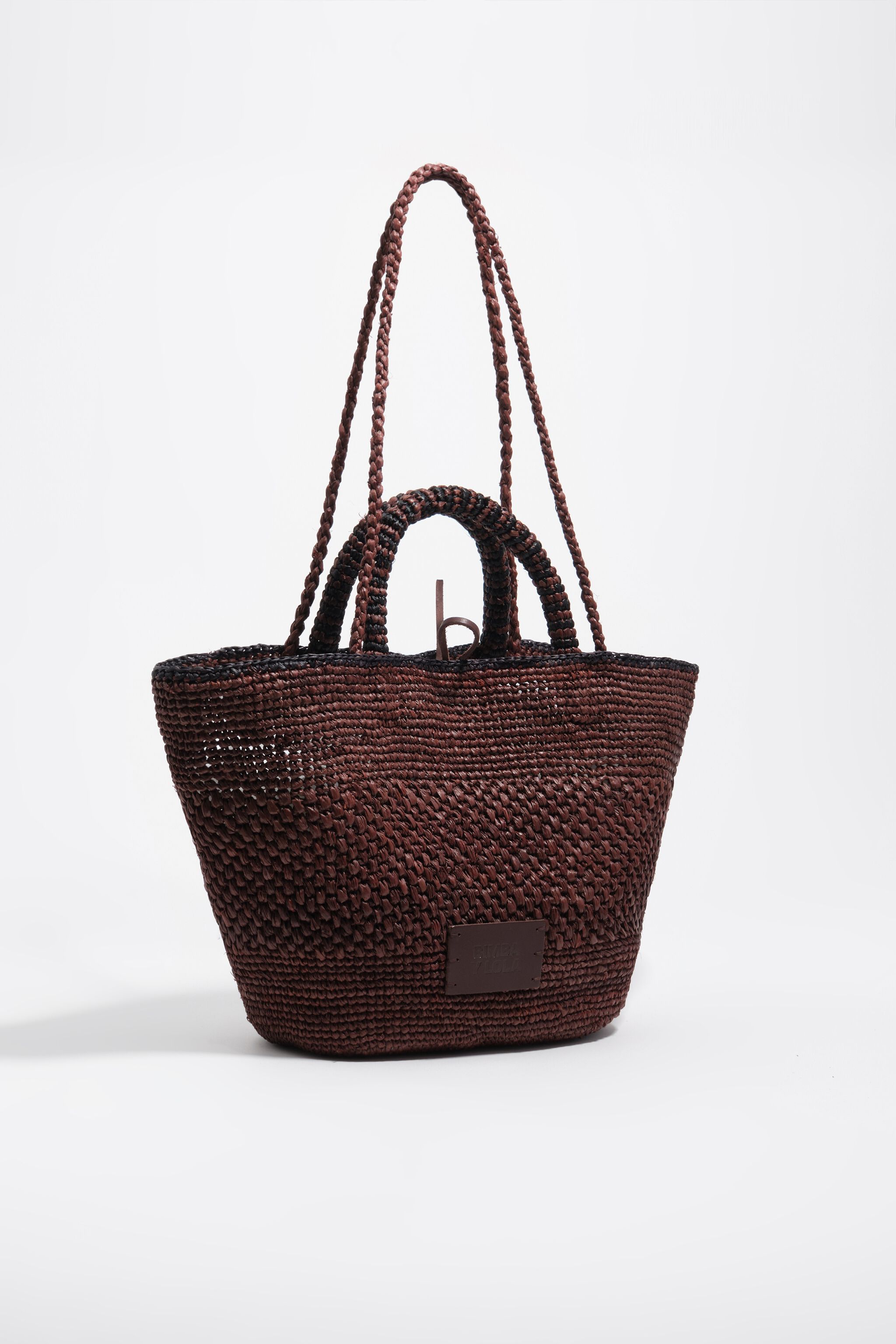 Große geflochtene Raffia-Tasche in Walnuss