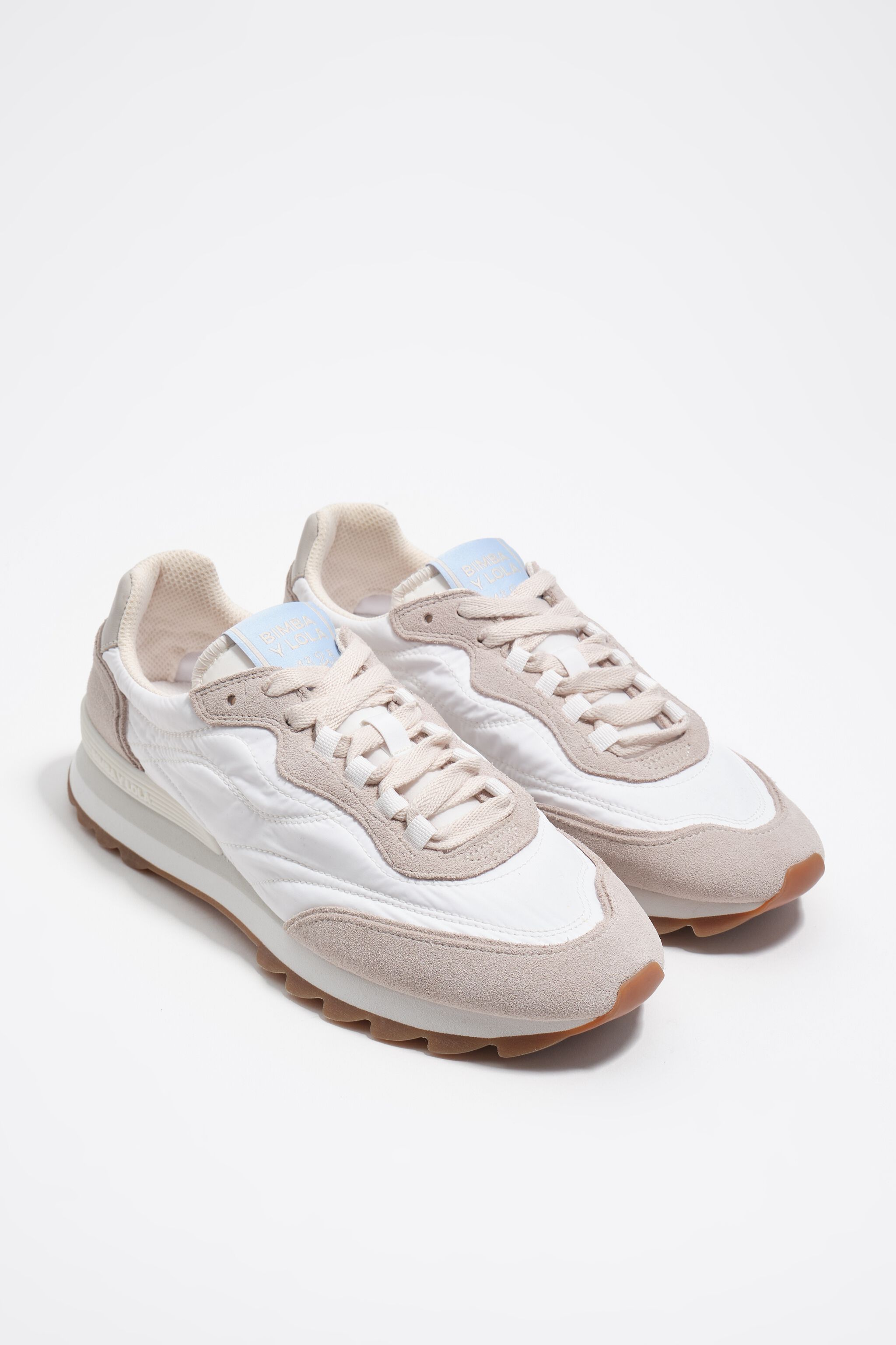 13 23 weicher technischer Sneaker aus Wildleder und weißem Nylon
