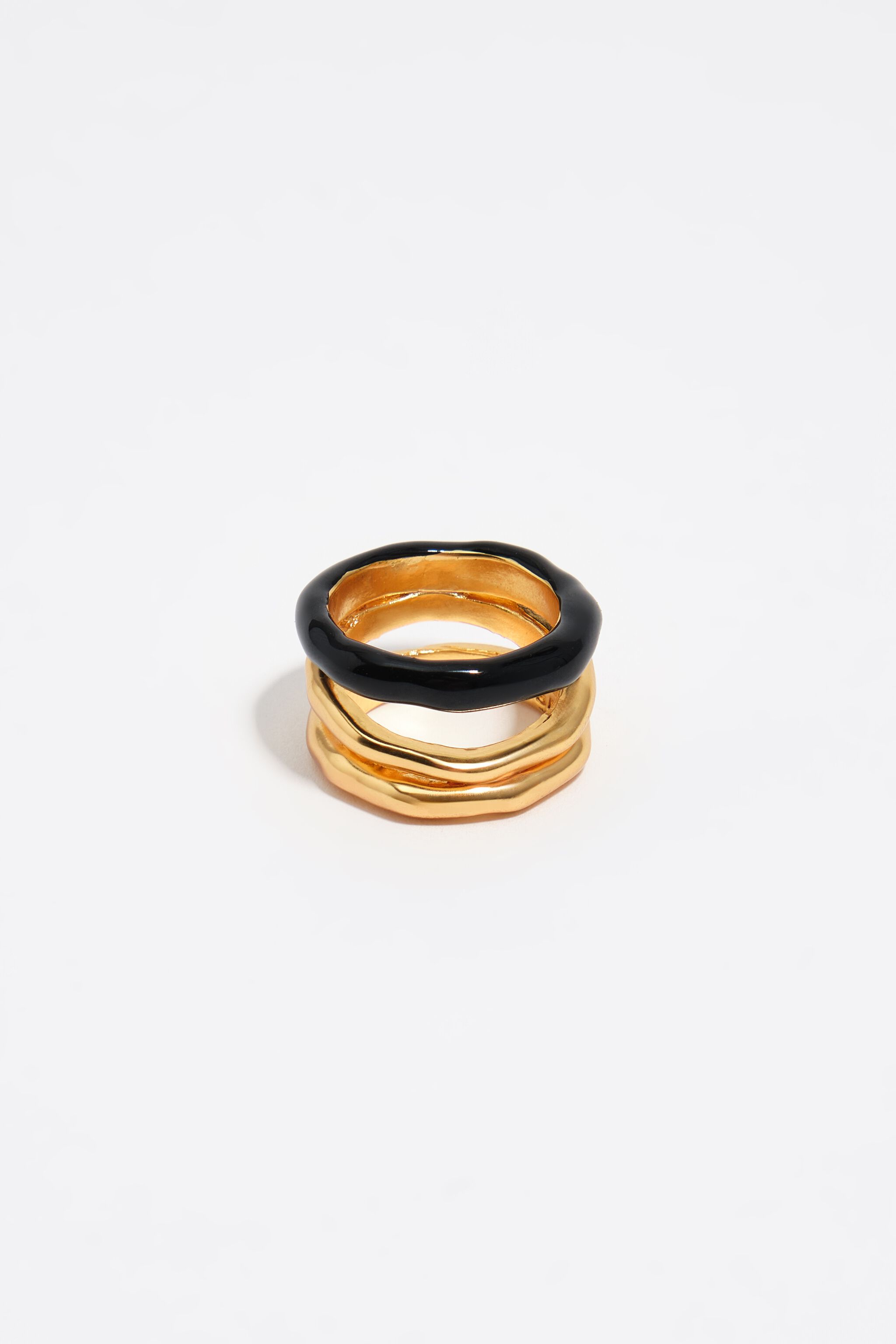 Goldener Band-Ring mit schwarzem Email Goldener Band-Ring mit schwarzem Email