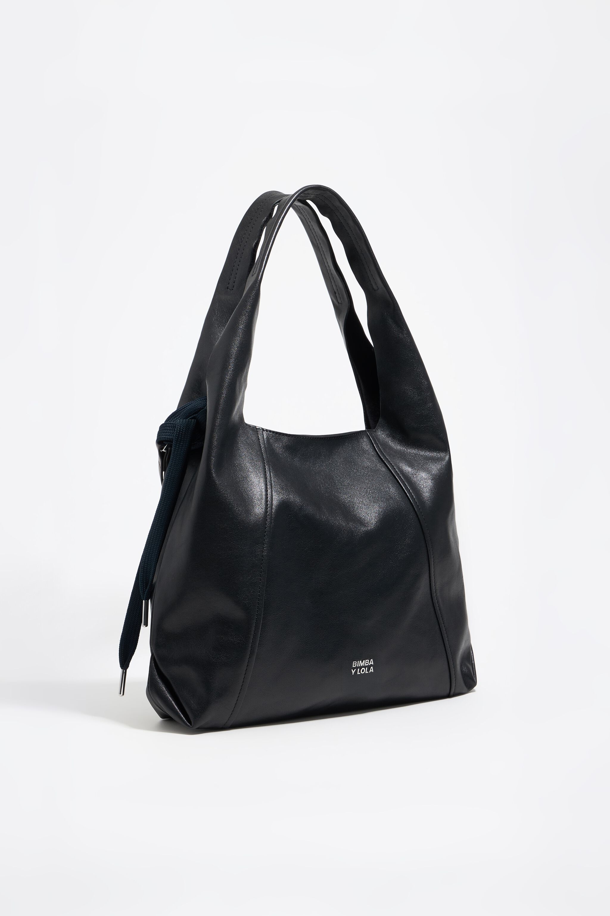 Große schwarze Lederpapiertasche