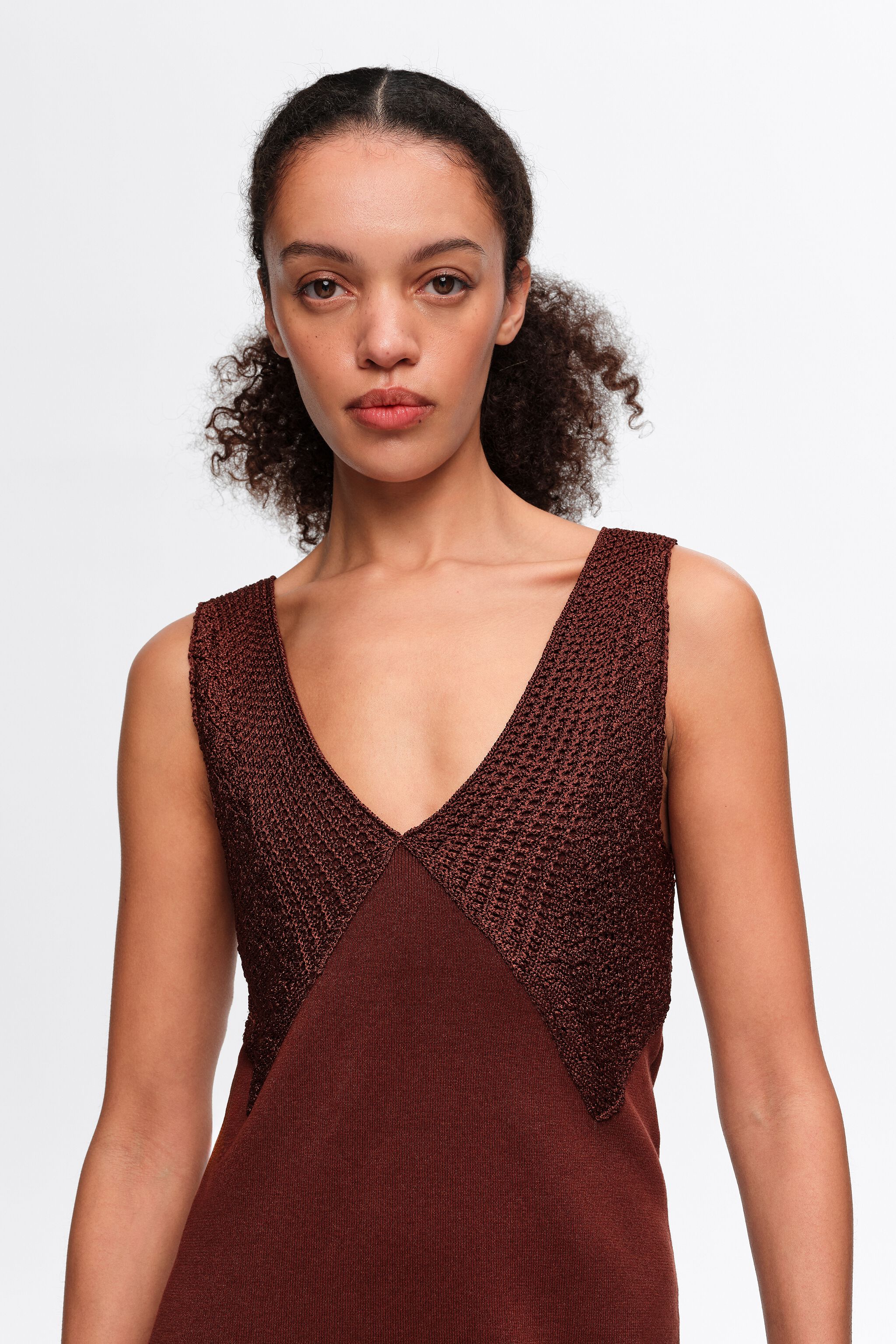 Brauner zwei-material A-Linien-Strickkleid