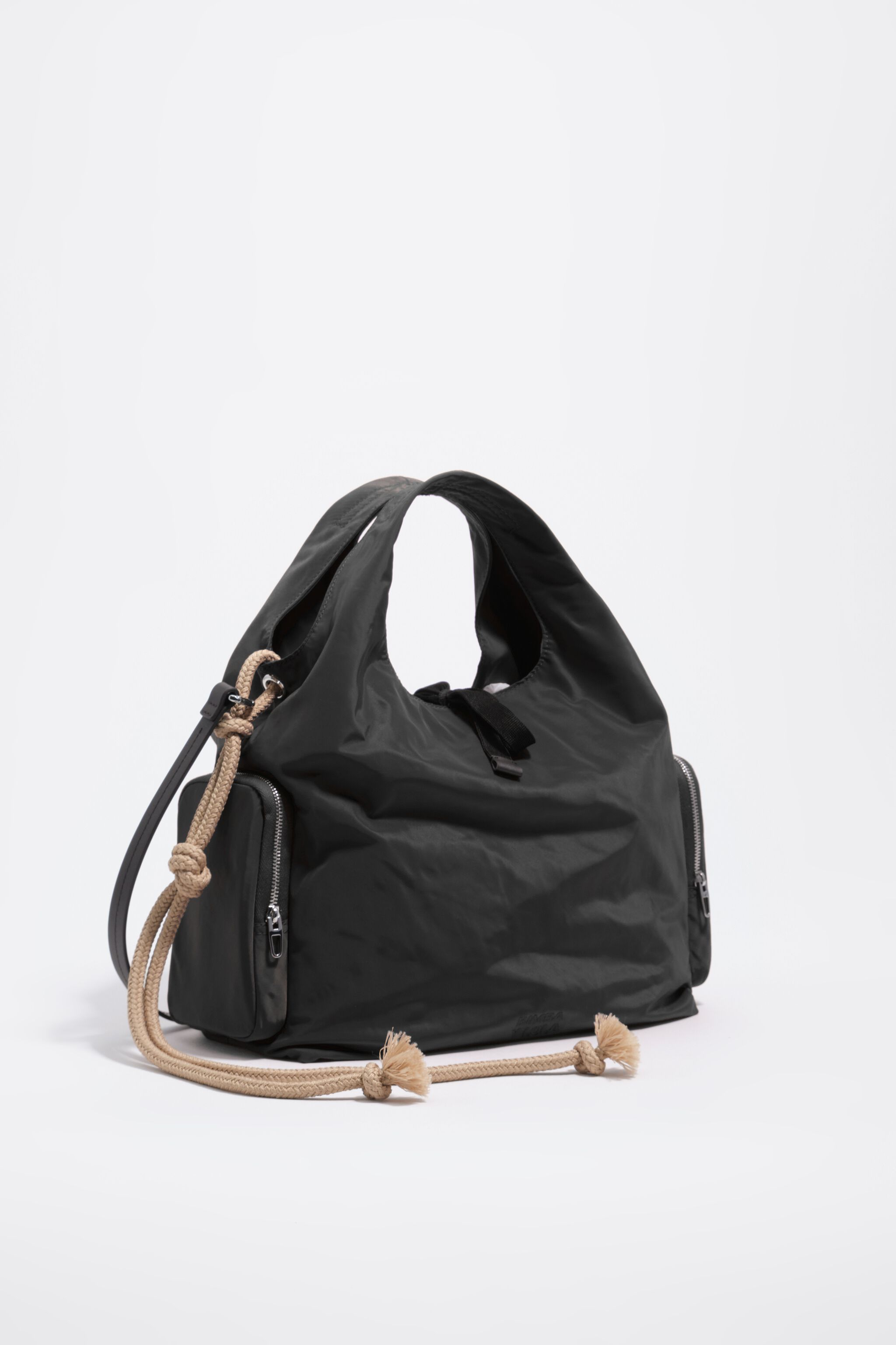 Medium schwarze Nylon-Handtasche