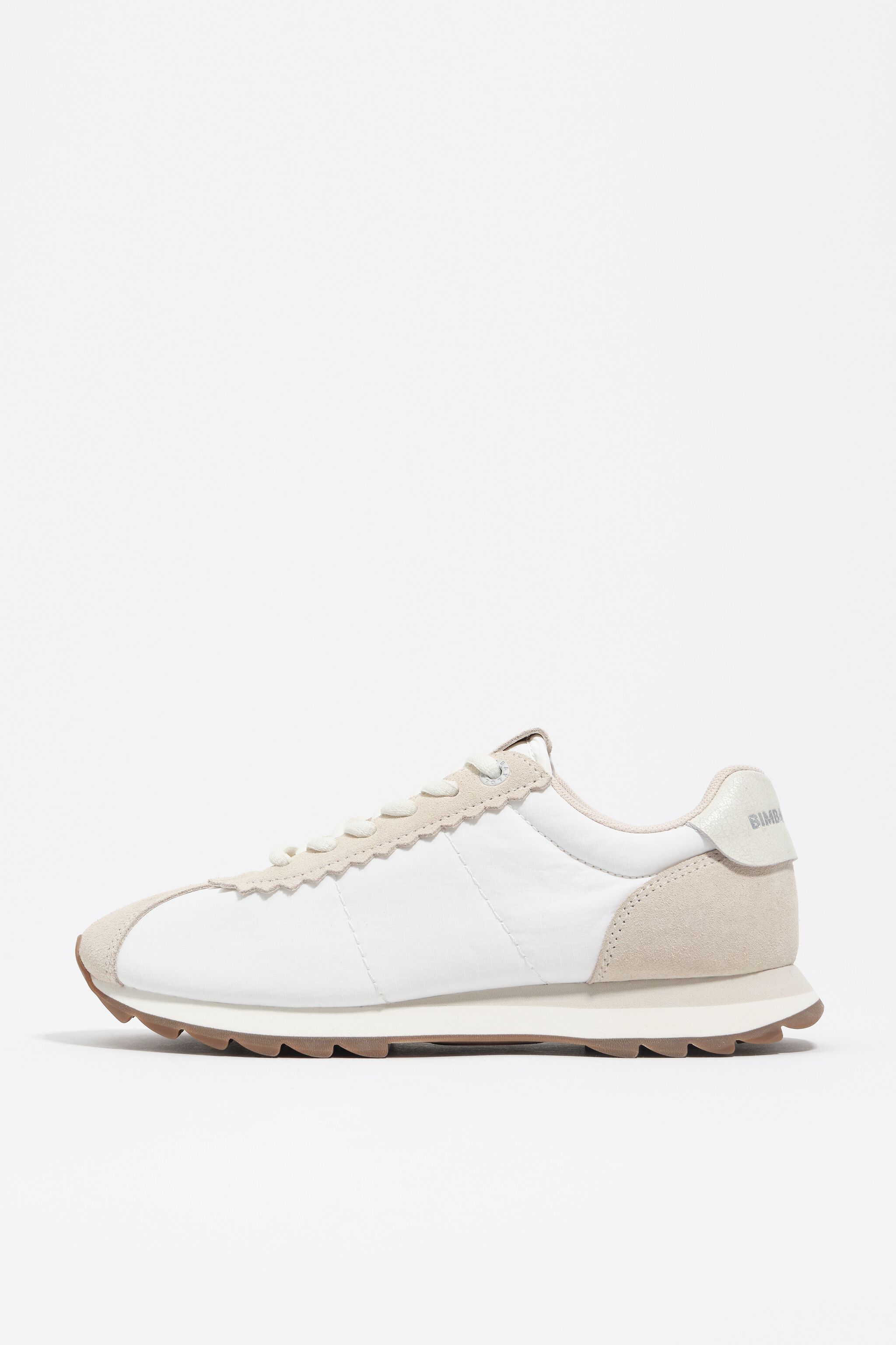 Weiße Retro-Sneaker aus Wildleder und Nylon 13 18