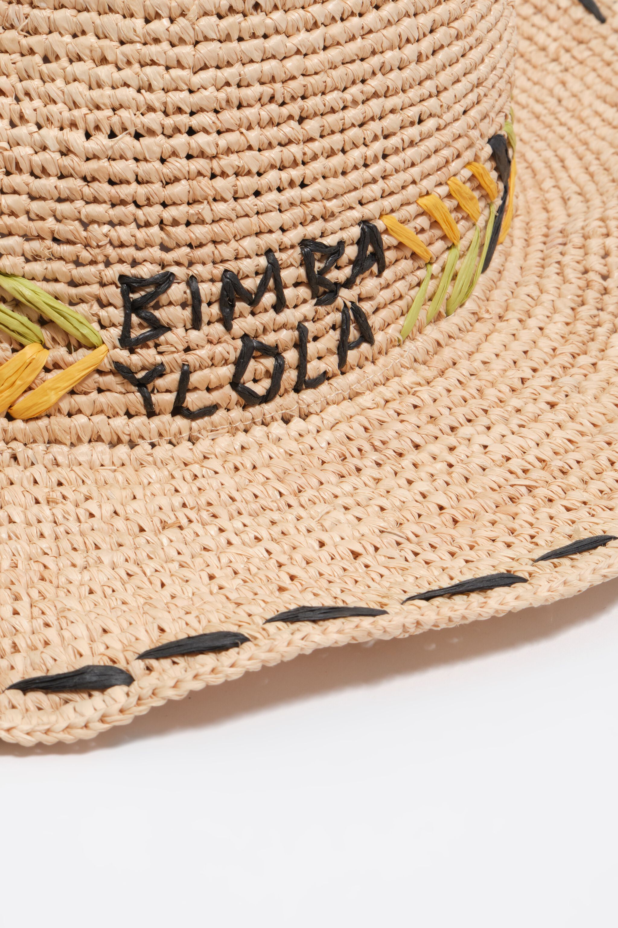 Mehrfarbig bestickter natürlicher Raffia-Hut