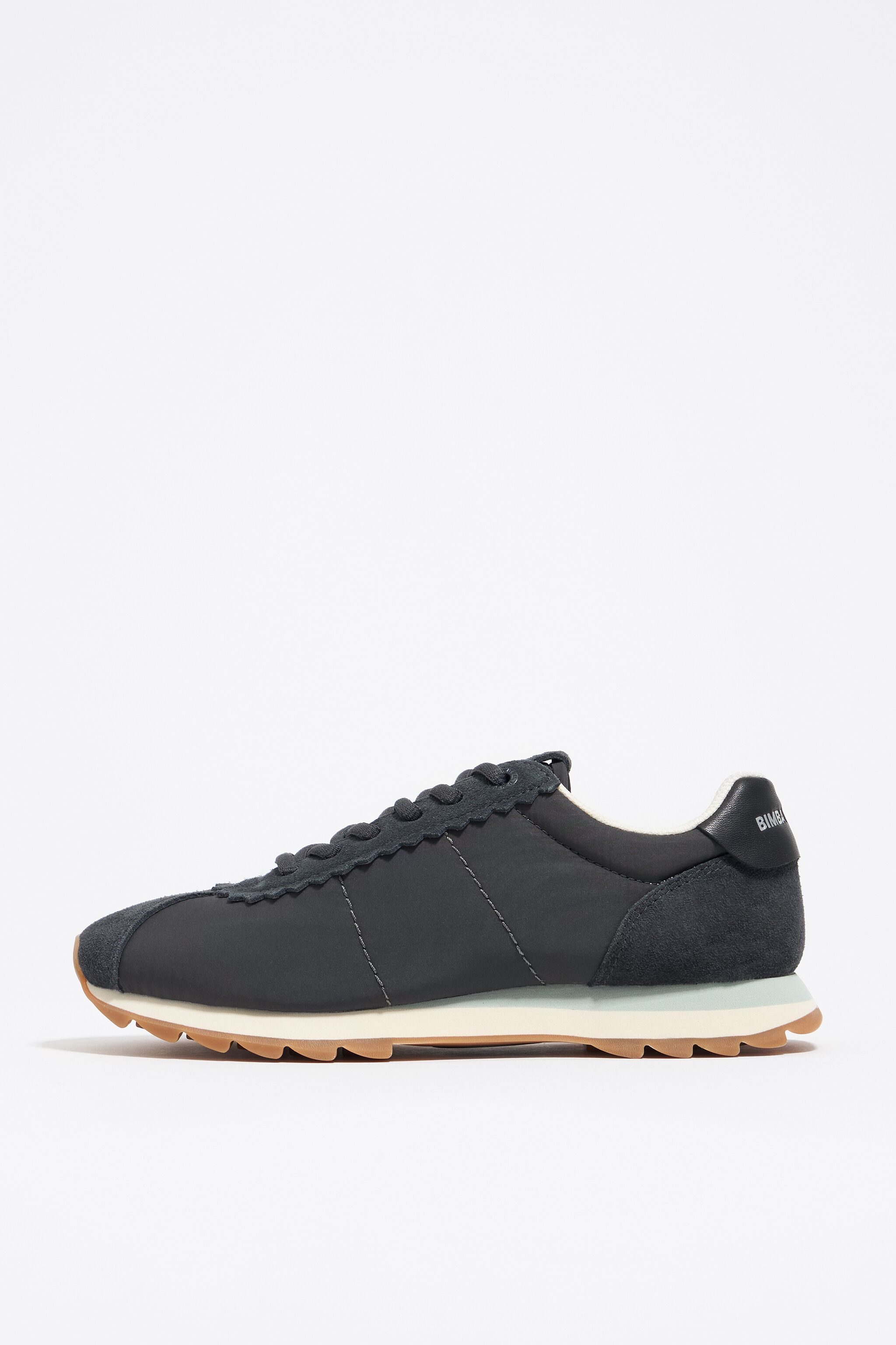 Schwarzer Retro-Sneaker aus Wildleder und Nylon 13 18