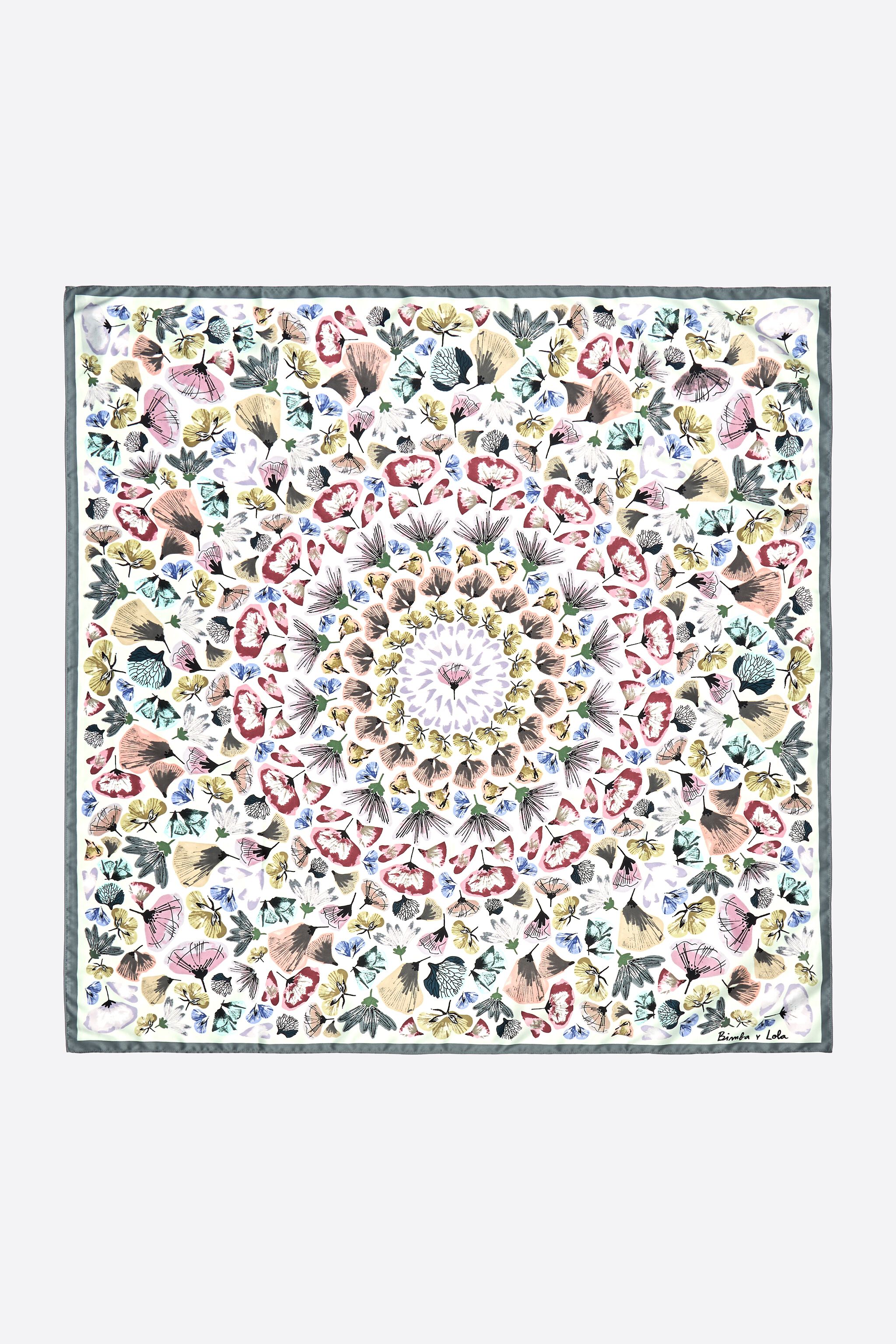 Pastellfarbener, kaleidoskopischer Blumen-Schal