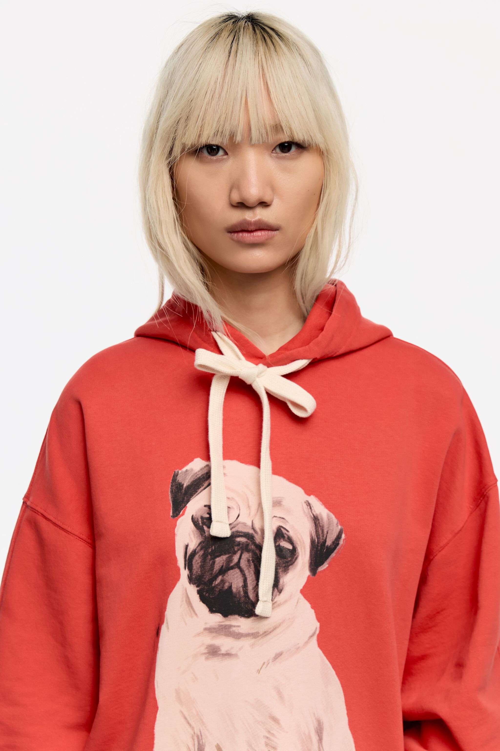 Roter Pug-Logo-Hoodie