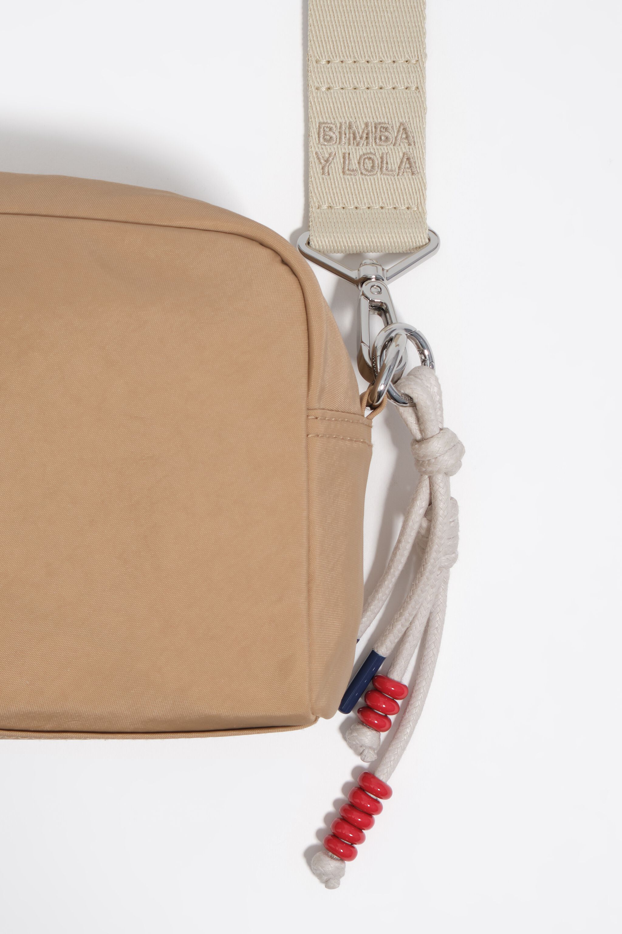 Nylon-Crossbody-Tasche in Kameleongrau
