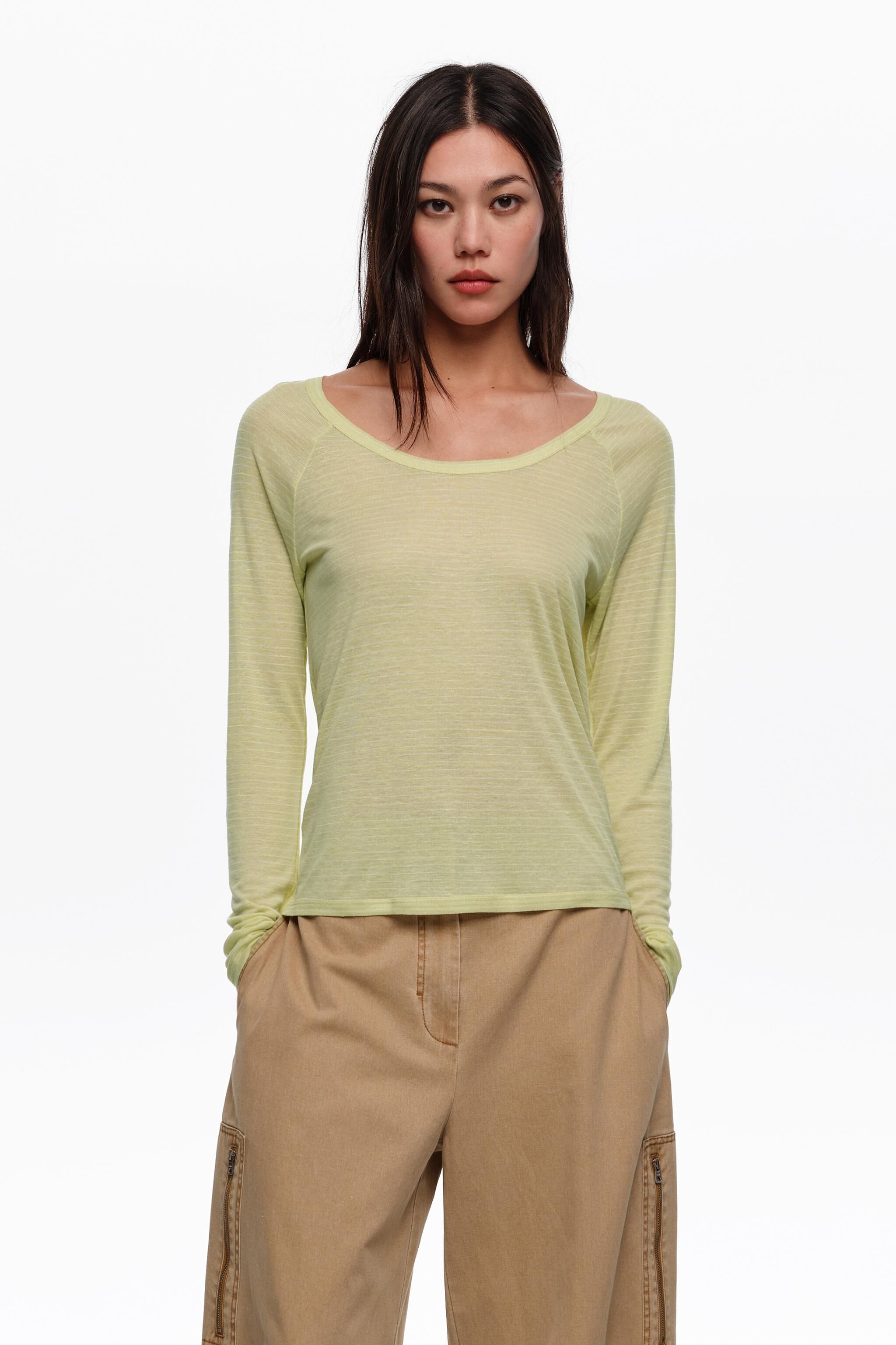 Limettenstreifiges T-Shirt mit Raglanärmeln